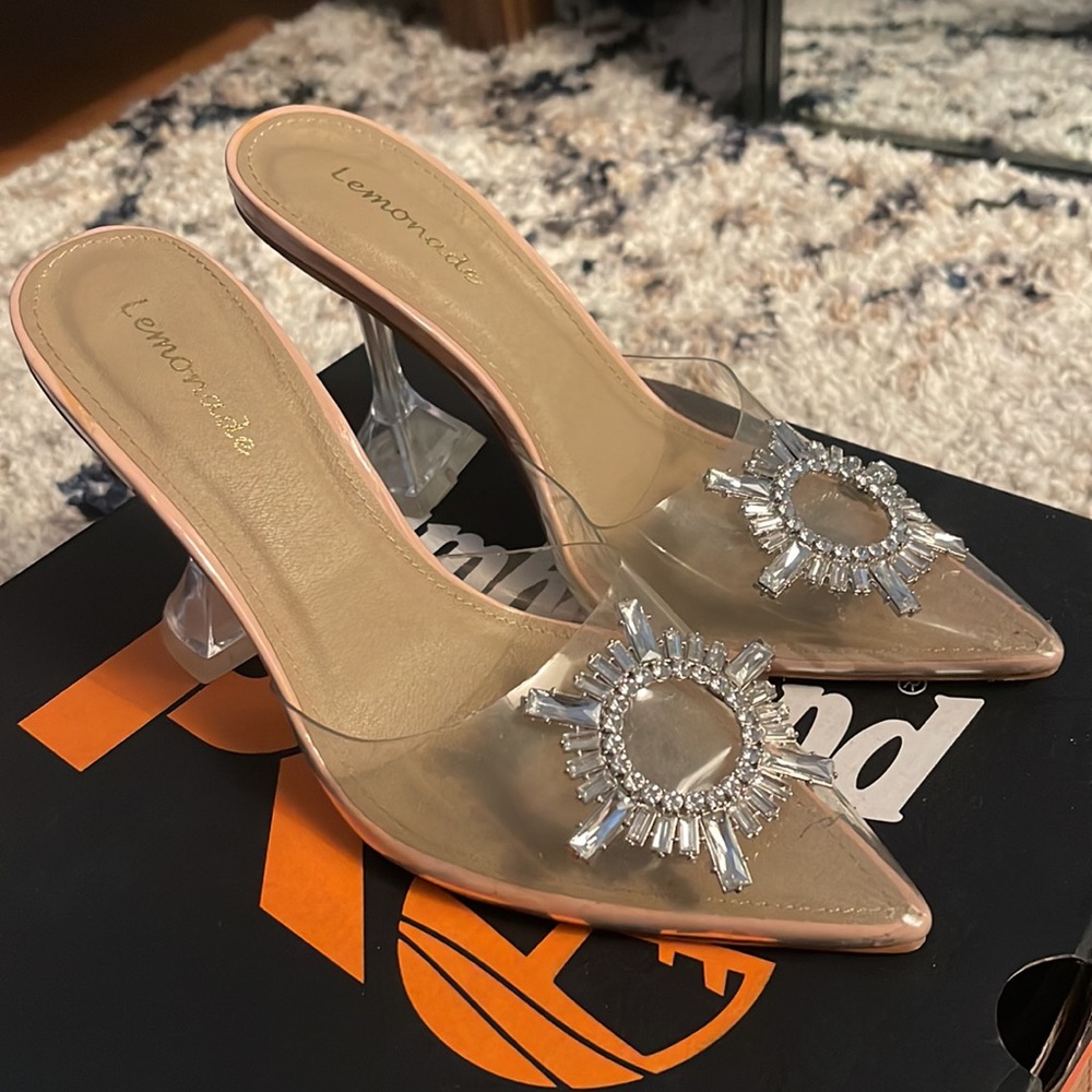 Crystal buckle transparent high heel 4” size 7.5